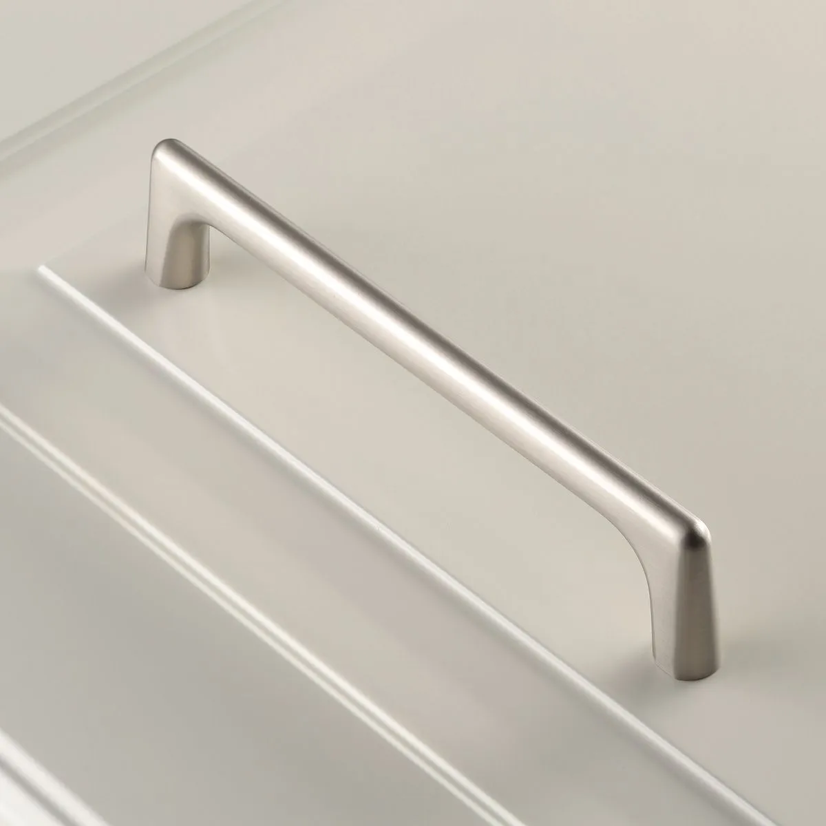 Maner pentru mobila Octavio, finisaj otel periat GT, L:139 mm [2]