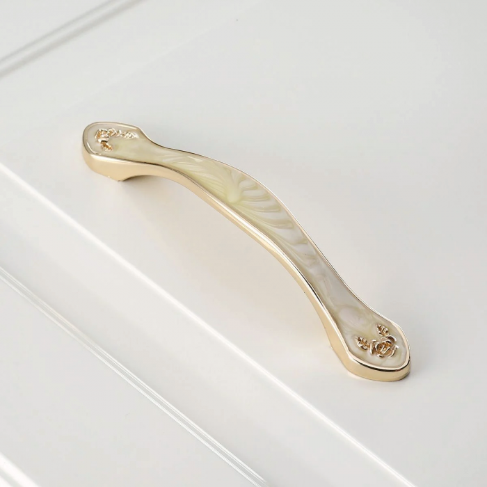 Maner pentru mobila Royal, finisaj auriu lucios cu insertie chihlimbar GT, L: 134 mm [2]