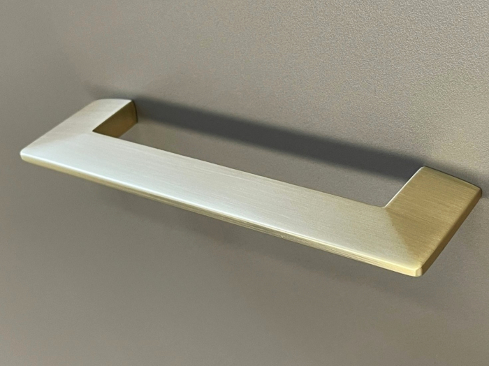 Maner pentru mobila Travis, finisaj alama periata, L:118 mm [2]