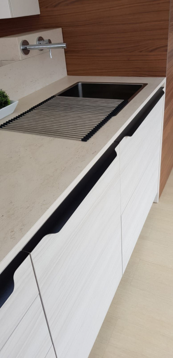 Maner pentru mobila Vector, finisaj negru periat, L:397 mm [5]