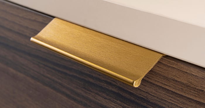 Maner pentru mobila Wing, finisaj alama cava periata, L:350 mm [5]