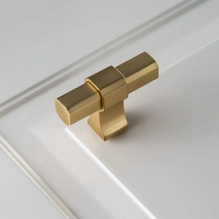 Buton pentru mobila Imperial, finisaj auriu periat GT, 50x16x34 mm [1]