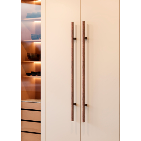 Maner lung pentru mobila Kumo Wood Big One, finisaj nuc / negru titan, L:1596 mm [4]