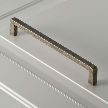 Maner pentru mobila Bagio, finisaj alama antichizata GT, L:136 mm [4]