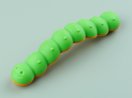 Maner pentru mobila copii Joy Omida, finisaj verde cu burtica portocalie CB, 128 mm [4]