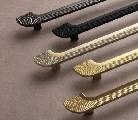 Maner pentru mobila Dax, finisaj alama mata CB, 224 mm [3]