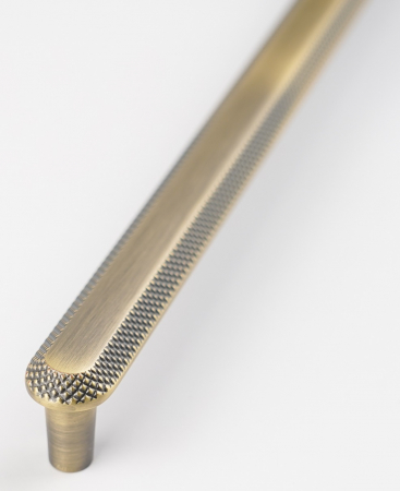 Maner pentru mobila Nola, finisaj alama antichizata periata CB, 320 mm [2]
