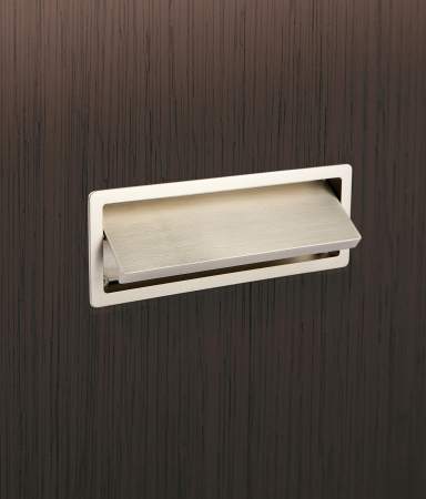 Manere si butoni - Maner pentru mobila Raso, finisaj nichel periat, L:152.5 mm
