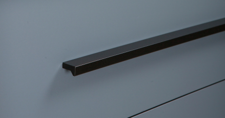 Maner pentru mobilier Angle, finisaj negru mat, L:500 mm [1]