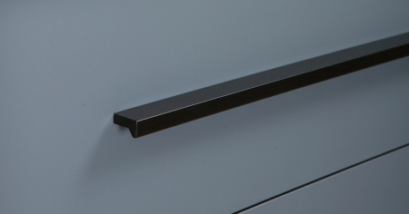 Maner pentru mobilier Angle, finisaj negru mat, L:600 mm [1]