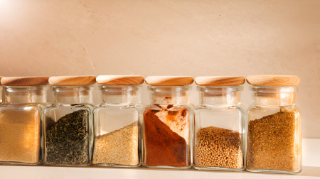 Recipient din sticla pentru condimente, cu capac din lemn, 150 ml [6]