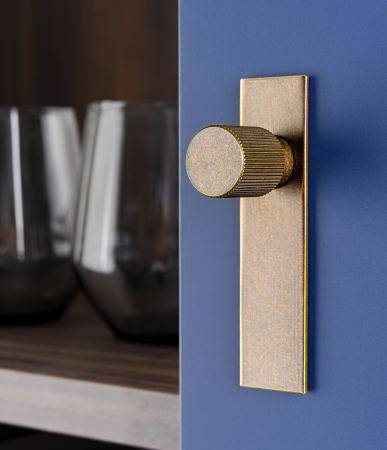 Rustici - Arpa Plate - Buton pentru mobila, finisaj alama rustica, L:100 mm