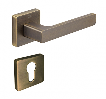 Manere usa cu cilindru - Leta - Set maner usa cu cilindru, cu rozeta patrata, finisaj alama antichizata periata CB