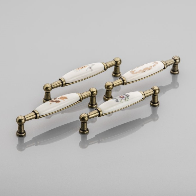 Maner vintage cu insertie ceramica si ornament, finisaj auriu antichizat GT, L:106 mm [4]