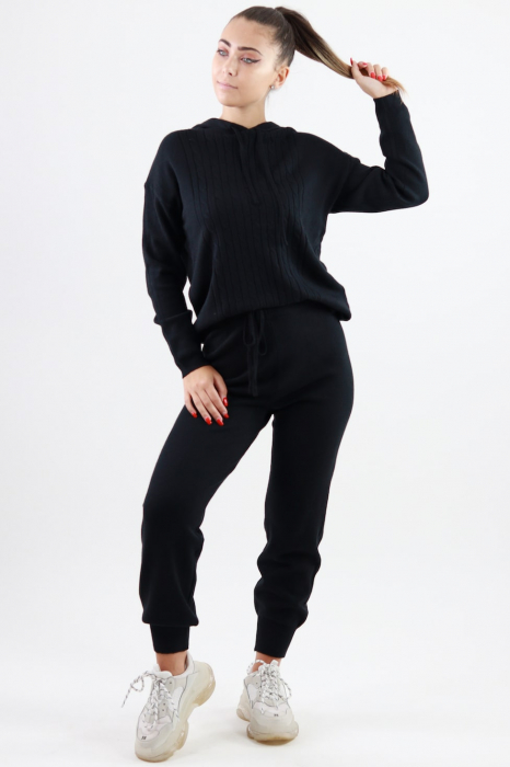 Trening femei din tricot negru cu gluga [3]