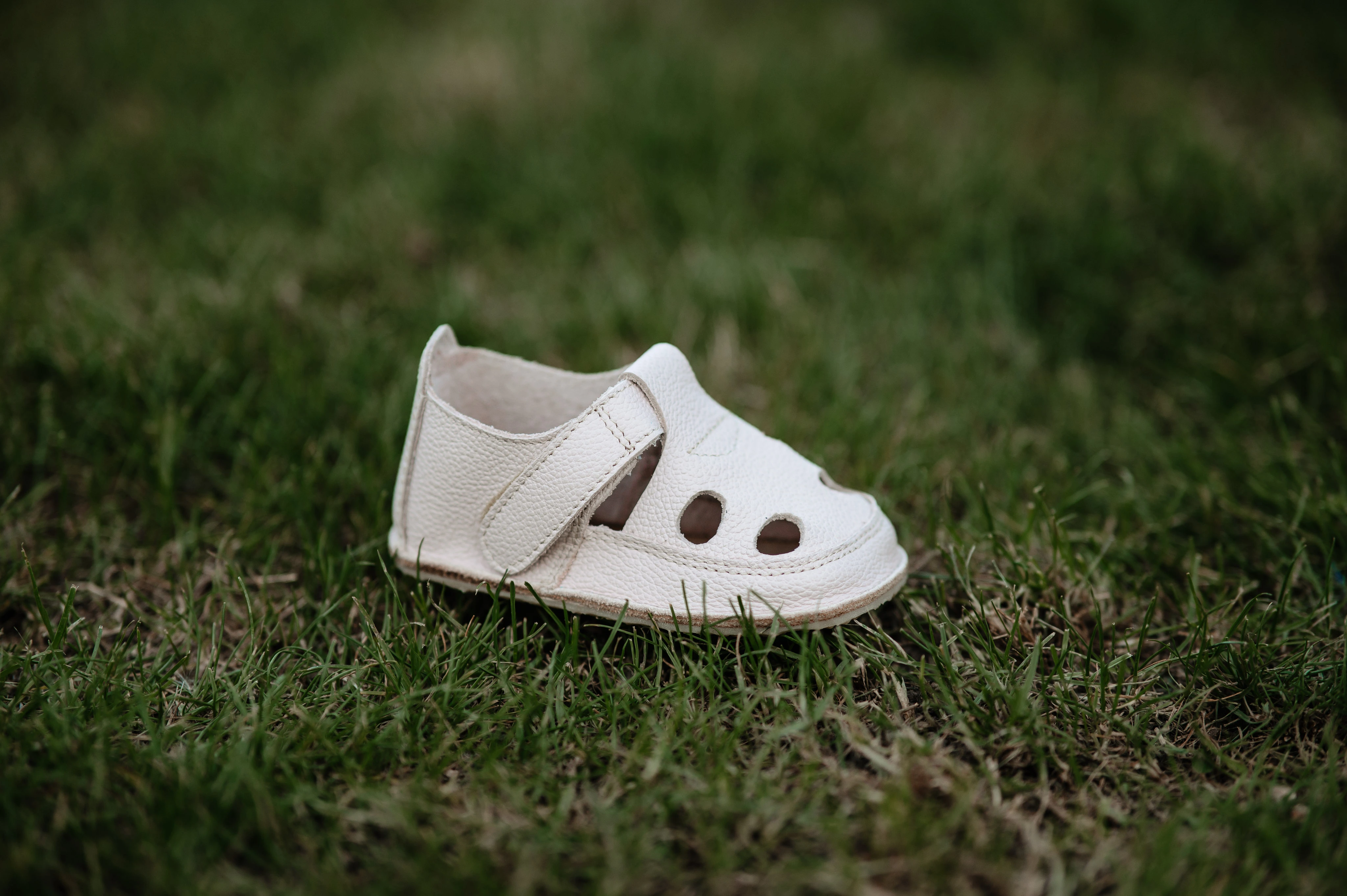 Prevenirea Problemelor Ortopedice la Copii: Beneficiile Încălțămintei Barefoot