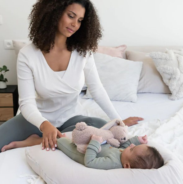Doomoo - Perna mare 3 in 1 Comfy Big Tetra Almond din bumbac organic: perna gravide, suport pentru hranire, suport pentru bebe [3]