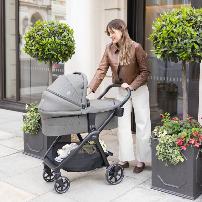 Joie - Carucior pentru copii multifunctional 3 in 1 Valora Signature Sandstone (Carucior Valora + Landou Ramble XL + scoica i-Starter) [23]