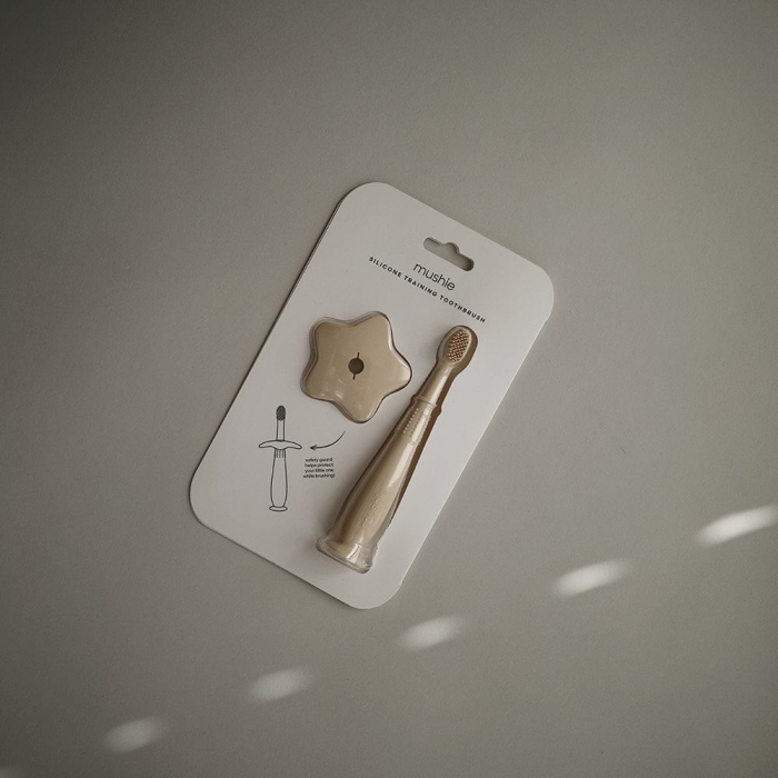 Periuta de dinti din silicon cu ventuza Mushie, protectie detasabila - Shifting Sand [2]