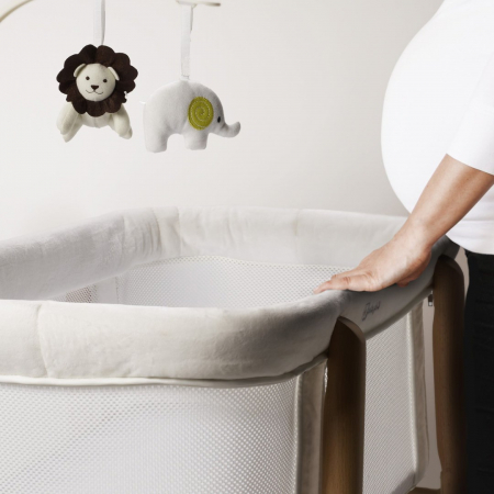 BabyGo - Patut cu cadru din Lemn si Bara de Jucarii Sleepgood Mesh [1]
