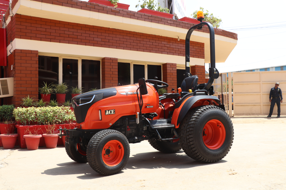Tractor ferma ACE VEER 3000 AWD [2]