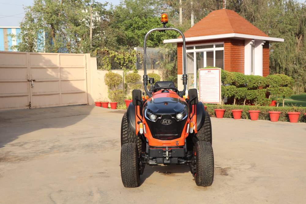 Tractor ferma ACE VEER 3000 AWD [3]