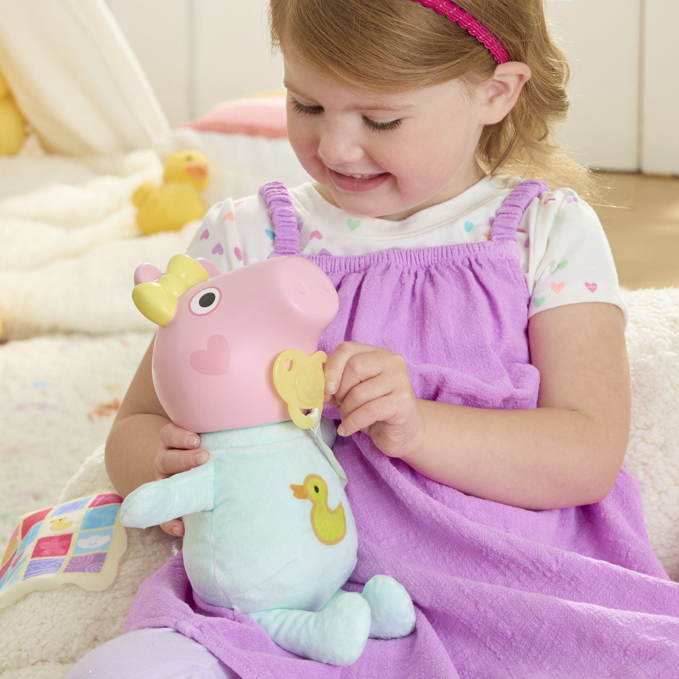 Peppa pig set de joaca oinks and snuggles papusa evie interactiva cu accesorii [3]