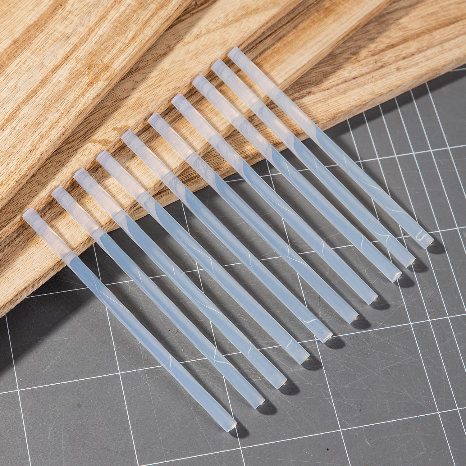 Lipici transparent hot melt 7*150mm 10 buc/set deli [2]