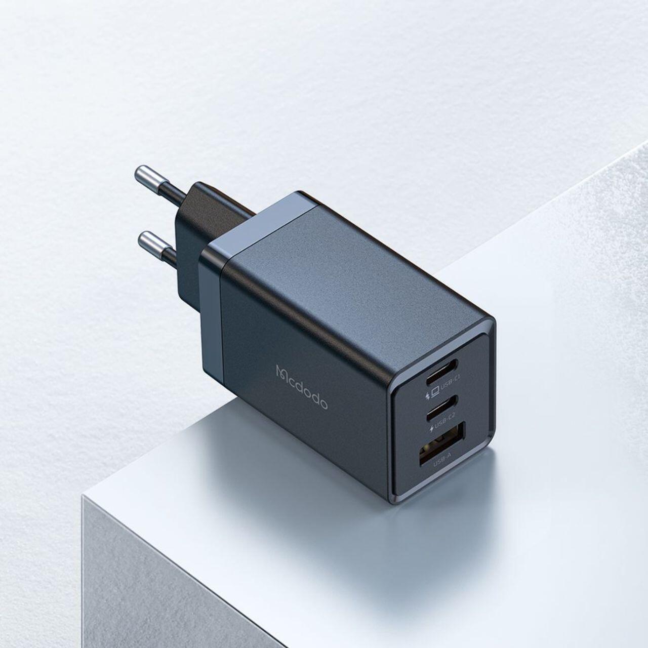 Mcdodo Set Incarcator Retea 2xType-C si 1xUSB-A GaN5 Mini Pro Fast Charger 67W, cablu Type-C la Lightning, 1.2m, Negru [7]