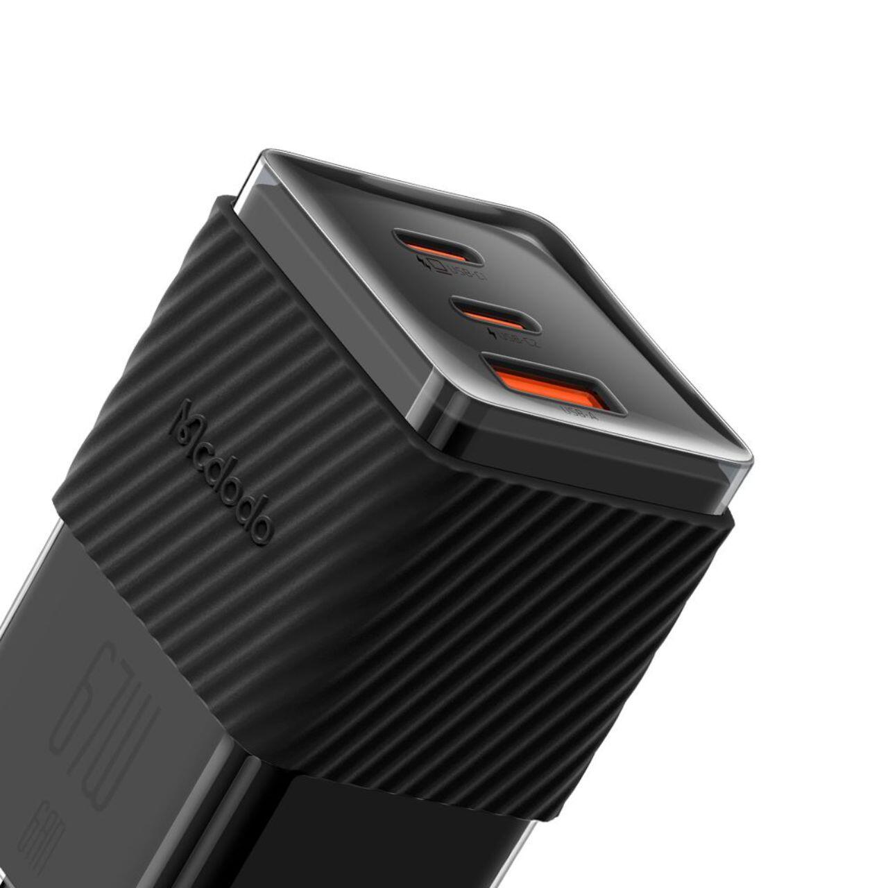 Mcdodo Incarcator Retea Port 2xType-C si 1xUSB-A Dichromatic GaN5 Mini, Fast Charging PD 67W, Negru [2]