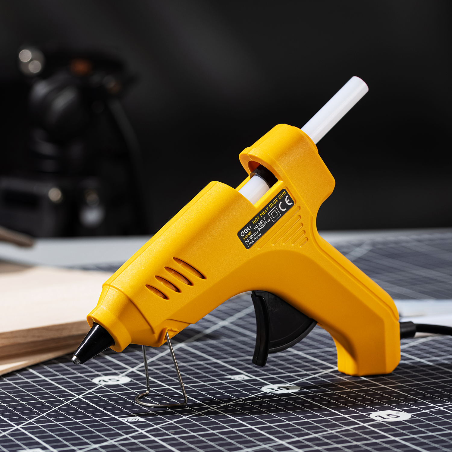 Pistol cu lipici pt kraft 60w deli [3]