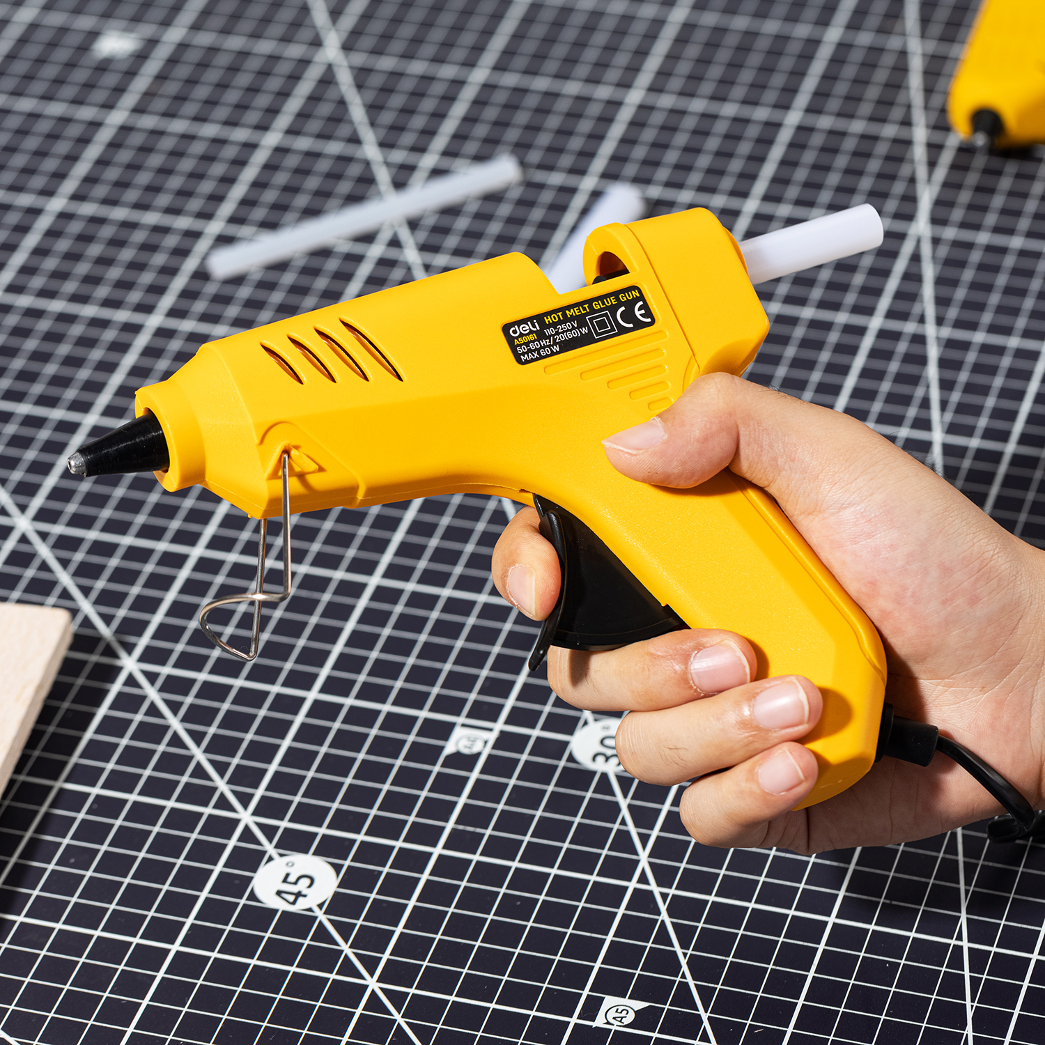 Pistol cu lipici pt kraft 60w deli [4]