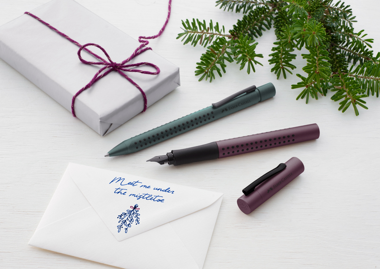 Stilou grip 2011 berry f faber-castell [4]