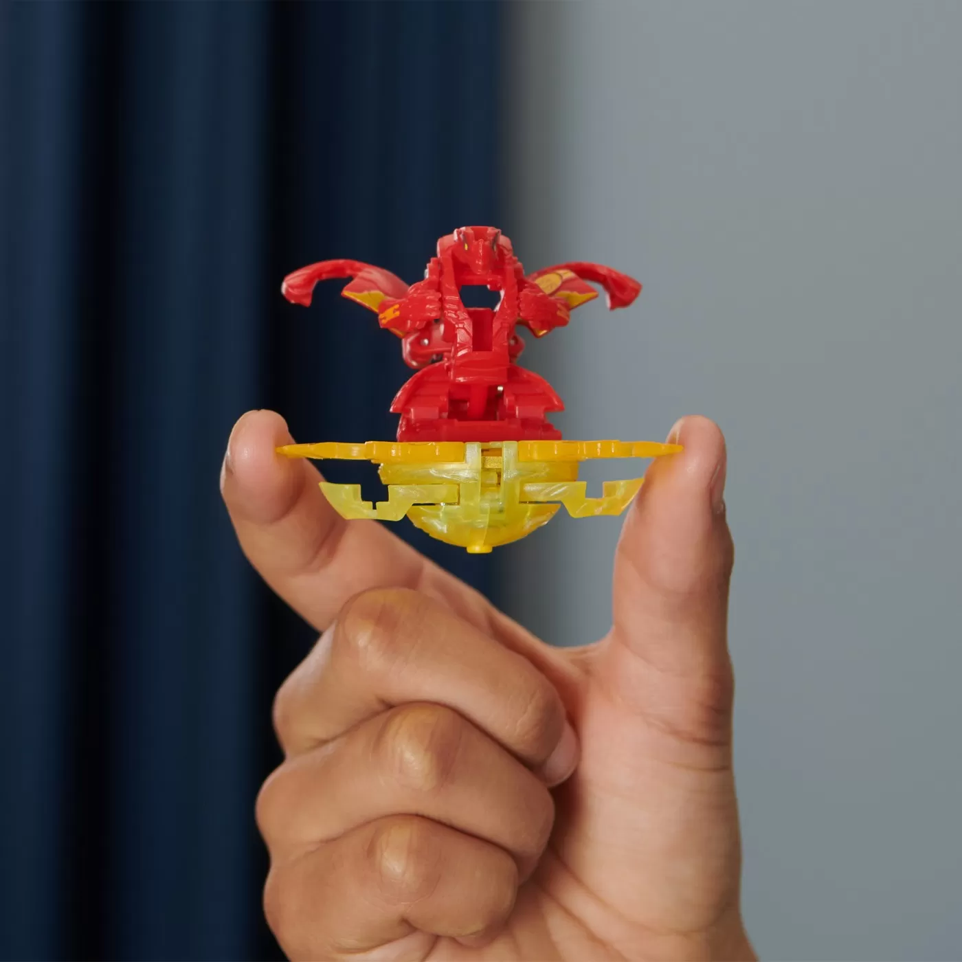 Bakugan set special attack dragonoid, varsta de la 6 ani la 13 ani [7]