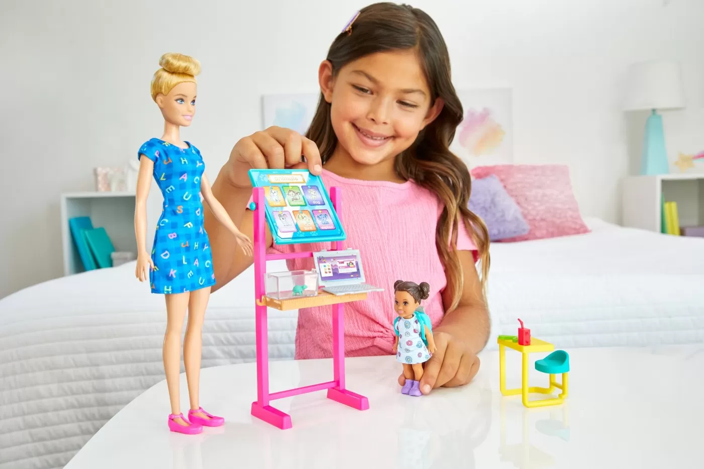 Barbie cariere set mobilier cu papusa blonda profesoara, varsta de la 3 ani la 12 ani [4]