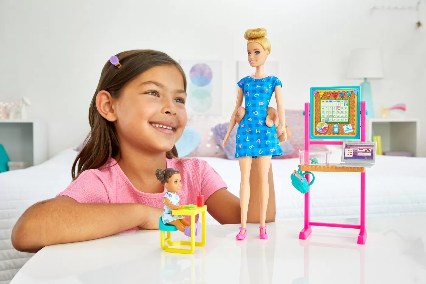 Barbie cariere set mobilier cu papusa blonda profesoara, varsta de la 3 ani la 12 ani [3]
