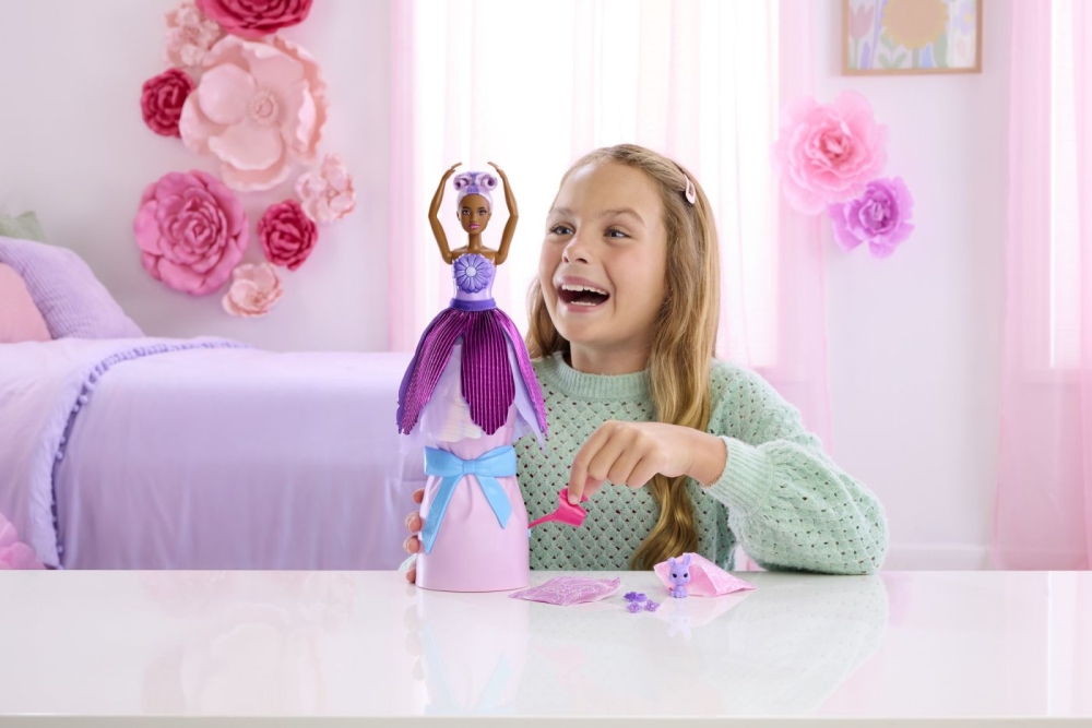 Barbie petal pop set papusa barbie margareta mov si accesorii [4]