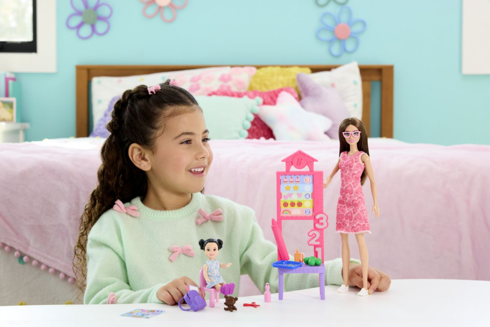 Barbie set de joaca papusa barbie bruneta cu rochie roz face cariera profesoara copii 3 ani - 7 ani [5]