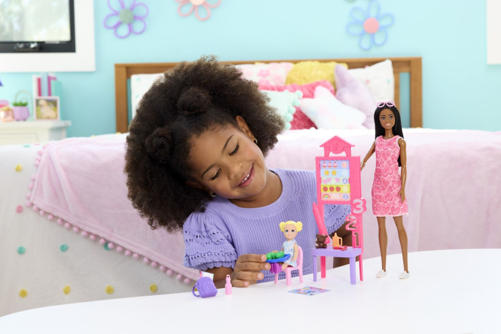 Barbie set de joaca papusa barbie bruneta mulatra face cariera profesoara copii 3 ani - 7 ani [5]