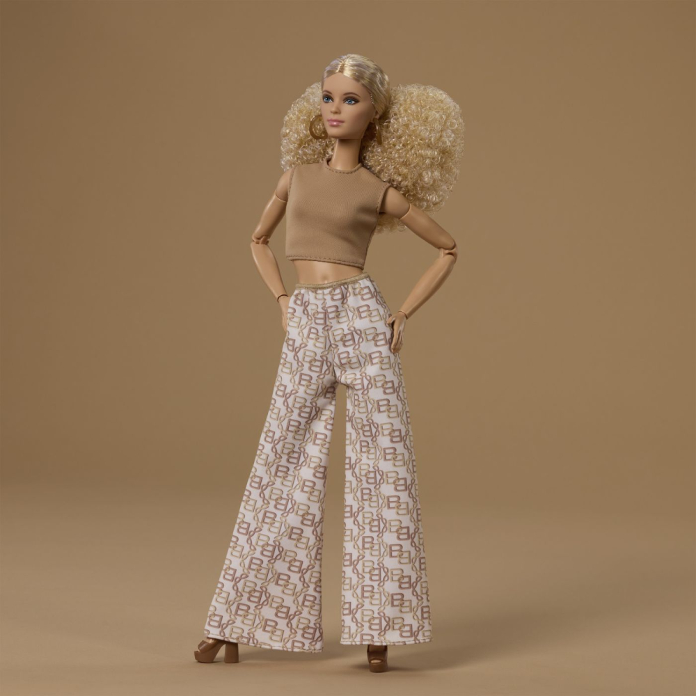 Barbie signature papusa barbie basic model 07 blonda [8]