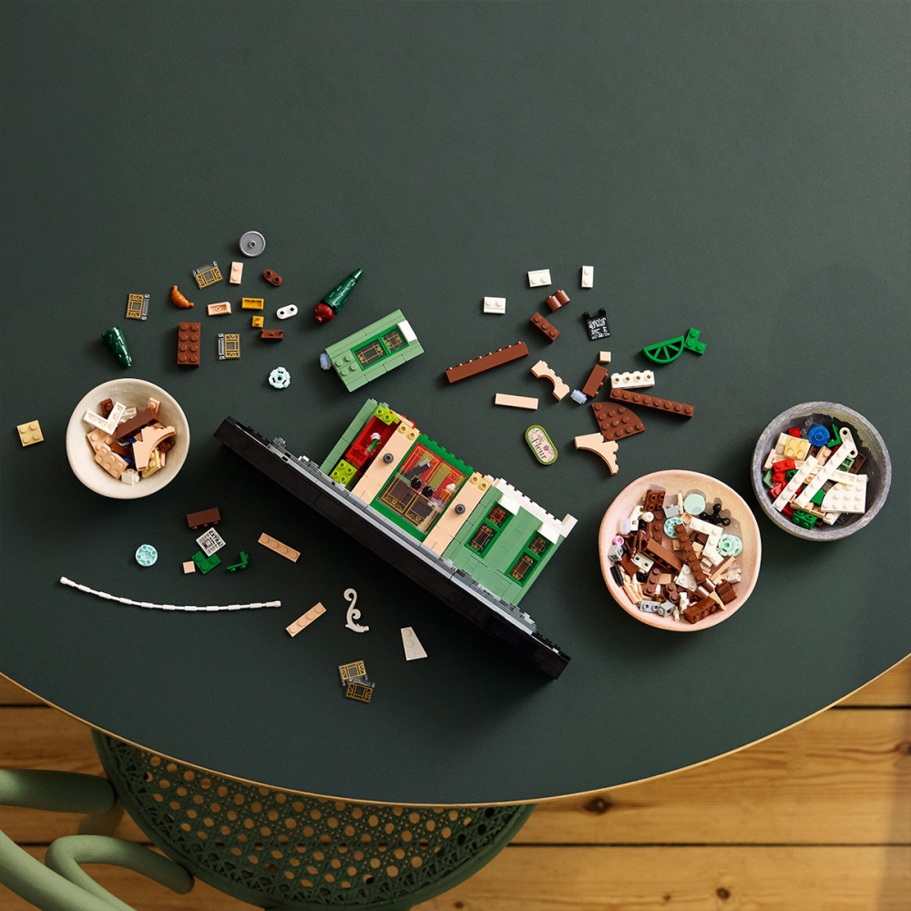 Cafenea frantuzeasca cod lego 10362, varsta de la 14 ani la +15 ani [6]