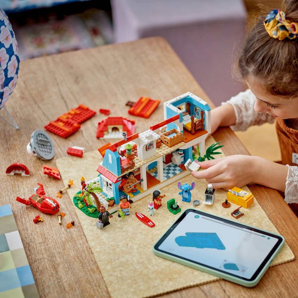Casa de pe plaja a lui Lilo si Stitch cod lego 43268, varsta de la 9 ani la 13 ani [4]