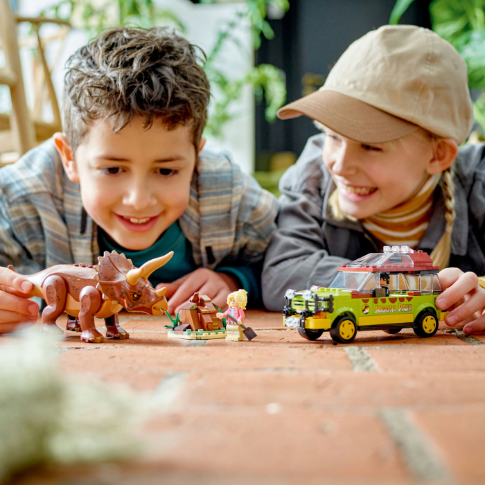 Cercetarea dinozaurului Triceratops, varsta de la 8 ani la 12 ani [4]