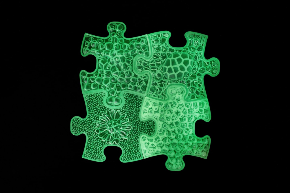 Covoras ortopedic senzorial puzzle Set Fluorescent, straluceste in intuneric [1]