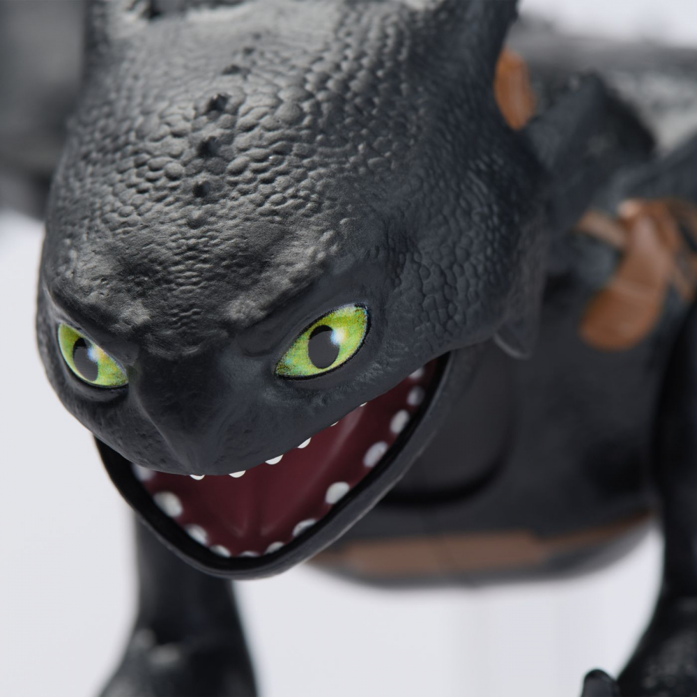 Cum sa iti dresezi dragonul dragon interactiv cu efecte luminoase [7]