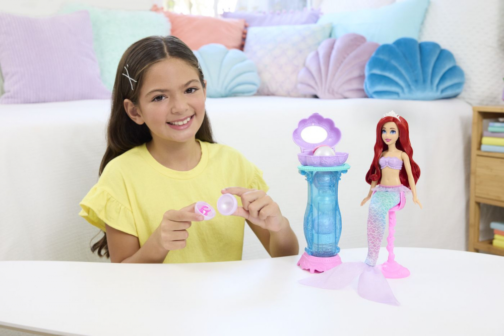 Disney princess papusa ariel si masuta de machiaj cu surprize, varsta de la 3 ani la 7 ani [10]