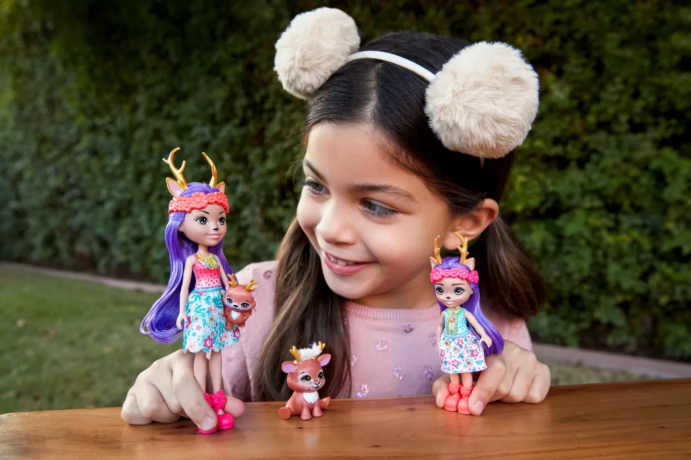 Enchantimals set papusi surori si animalutele lor danessa deer si sprint si danetta deer si fleet, varsta de la 3 ani la 10 ani [3]
