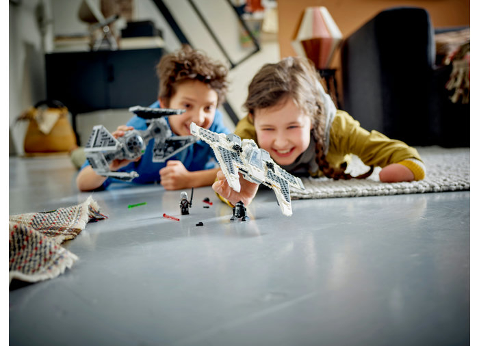 Fang Fighter mandalorian vs TIE Interceptor, varsta de la 9 ani la +15 ani [5]