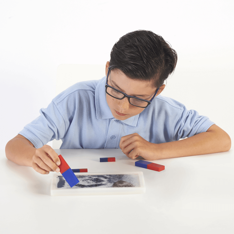 Set Educativ STEM - Fereastra cu Pudra Magnetica, Observa Campurile Magnetice in Timp Real [5]
