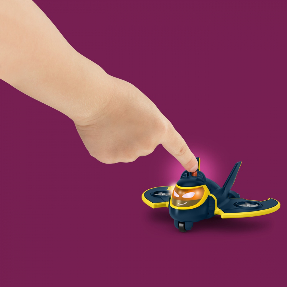 Fisher price batwheels set 2 masinute cu lumini redbird si batwing scara 1:55, varsta de la 3 ani la 7 ani [4]